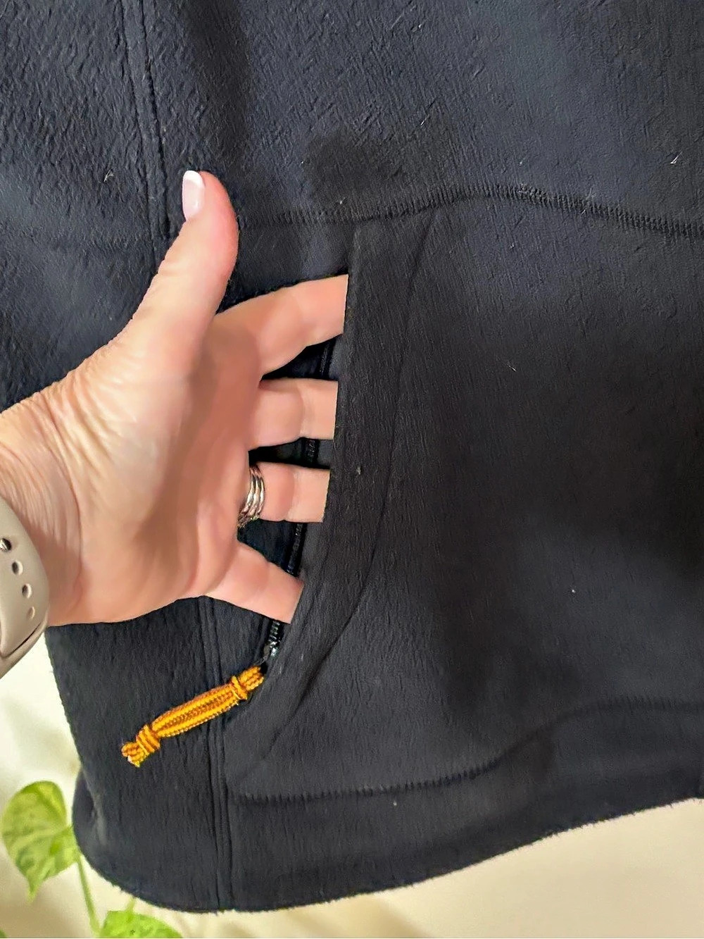 L.L.Bean Mountain Classic Fleece Vest Black - Picture 4 of 5